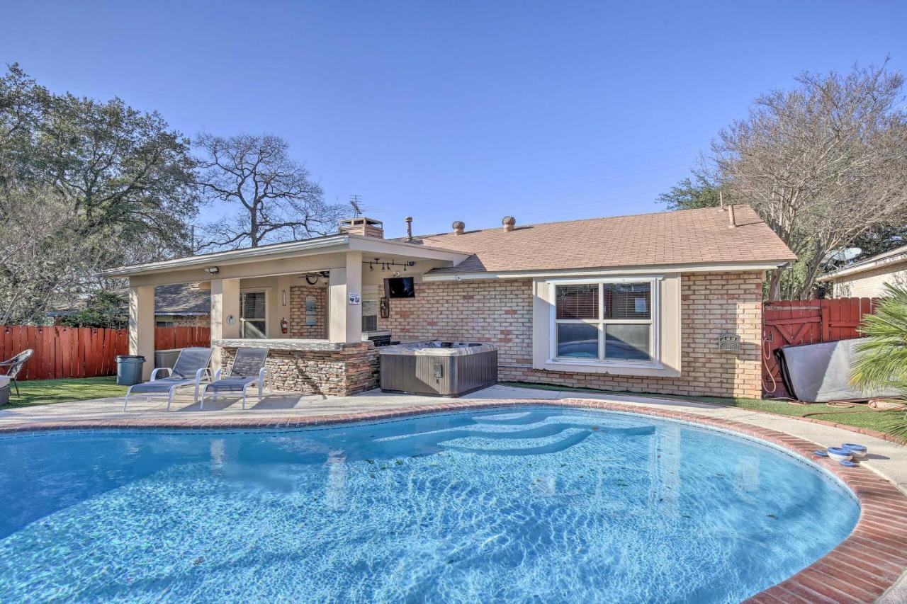 San Antonio Oasis With Hot Tub, Pool And Outdoor Bar! Villa Exterior photo