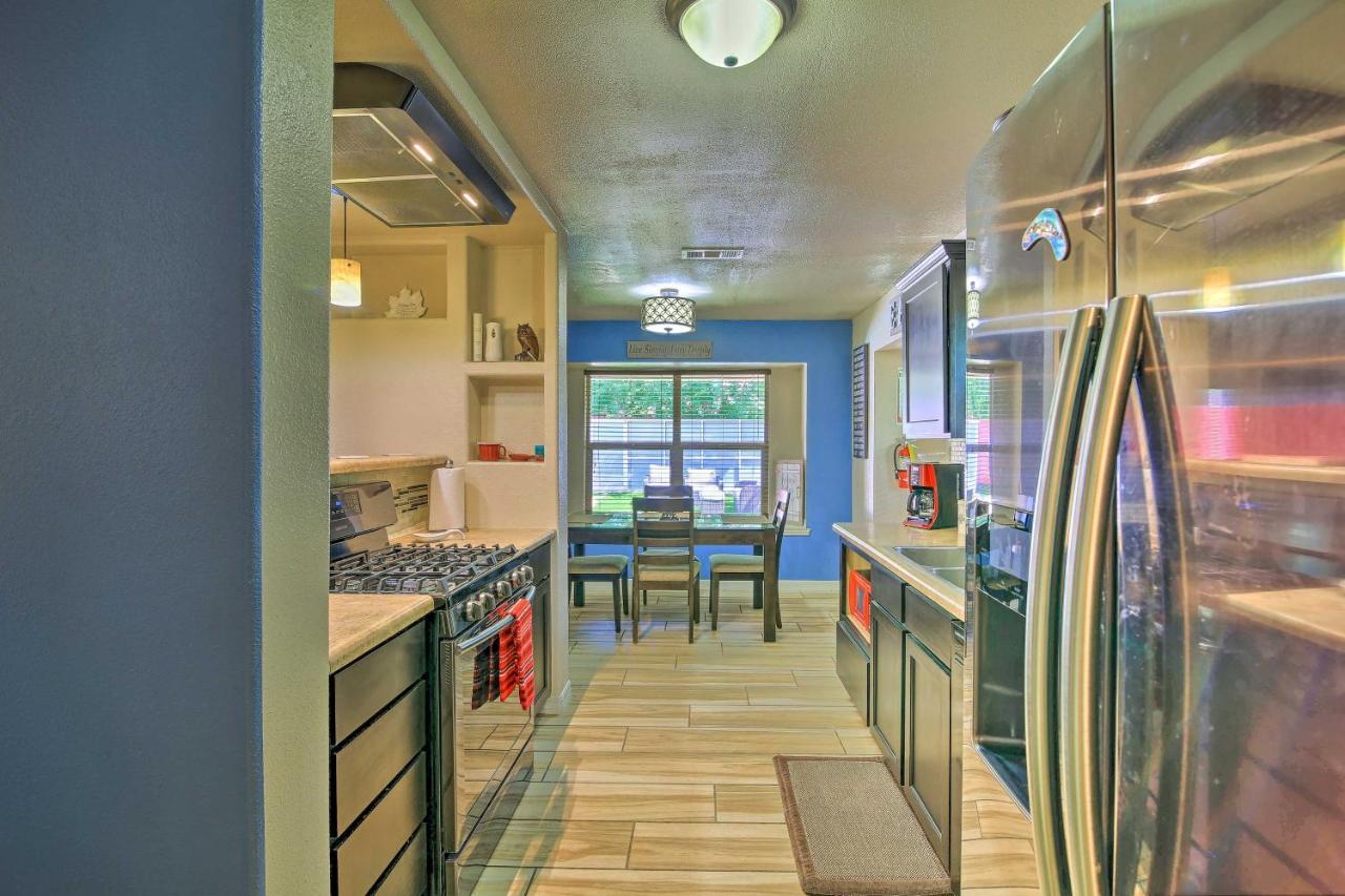 San Antonio Oasis With Hot Tub, Pool And Outdoor Bar! Villa Exterior photo